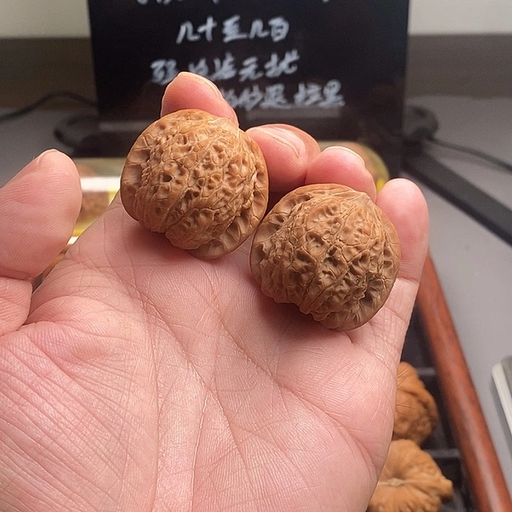 文玩核桃把件血麒麟