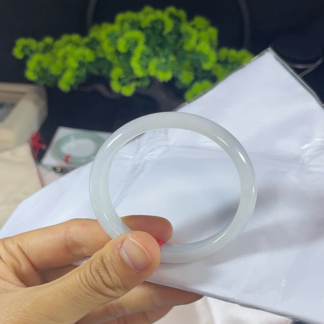 未镶嵌手镯翡翠天然翡翠手镯