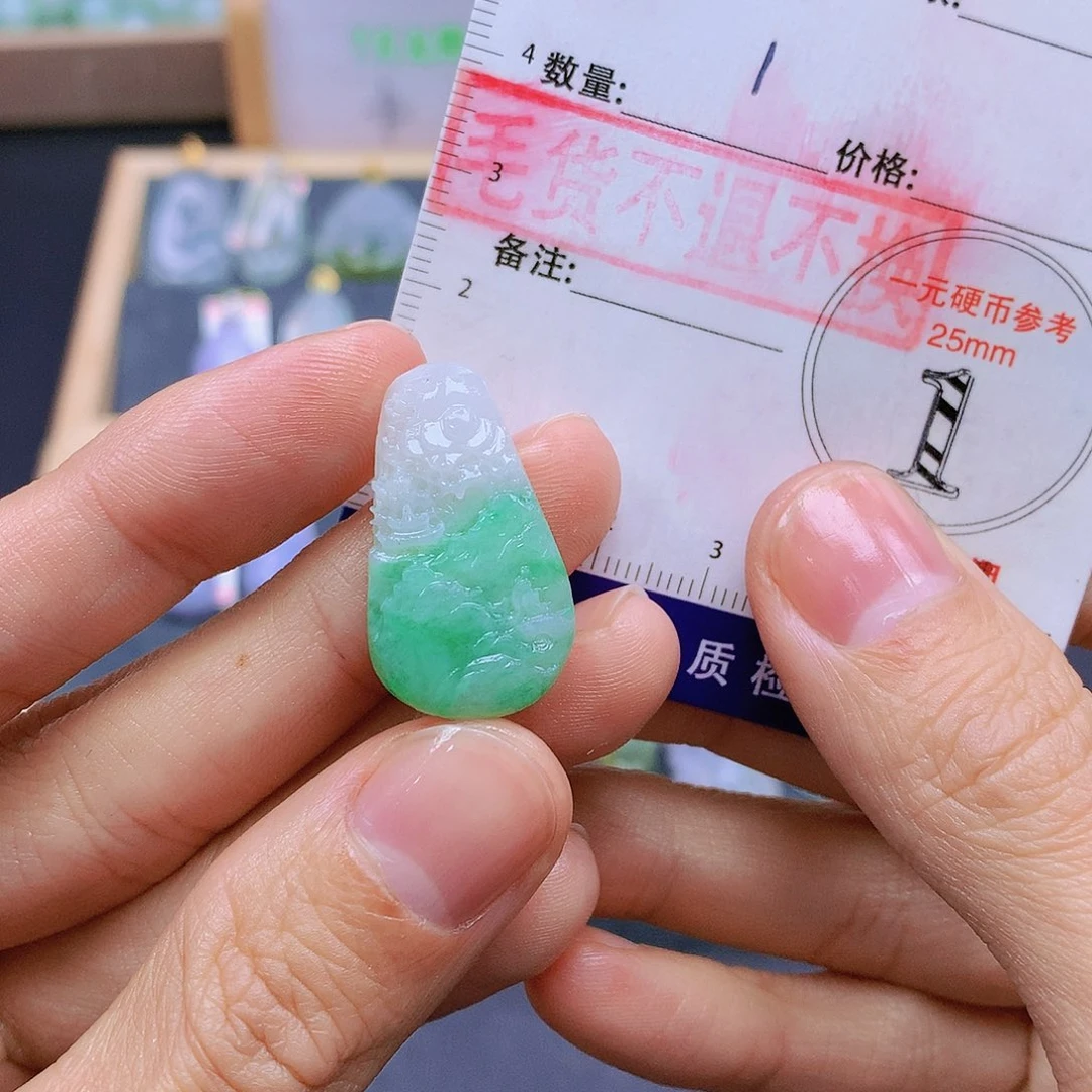翡翠未镶嵌颈饰翡翠