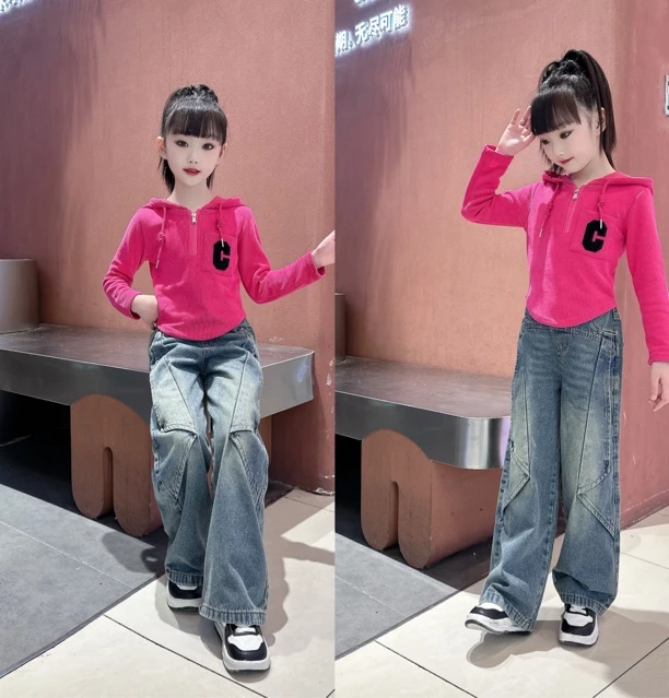 春秋女孩字母春季休闲风休闲套装卫衣上衣牛仔裤童装秋季时髦套装