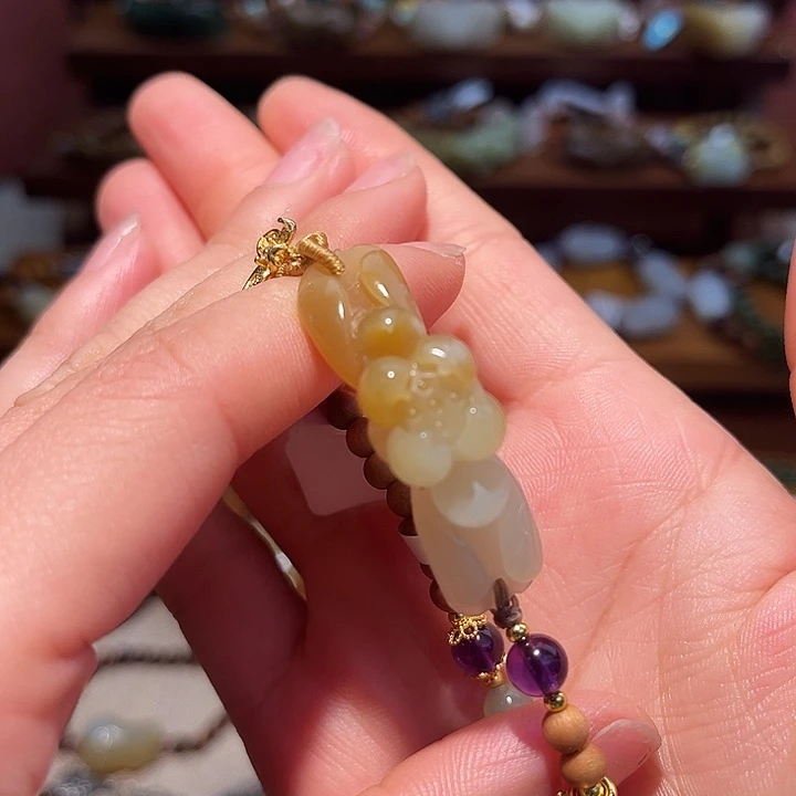 用***子和田玉未镶嵌手链