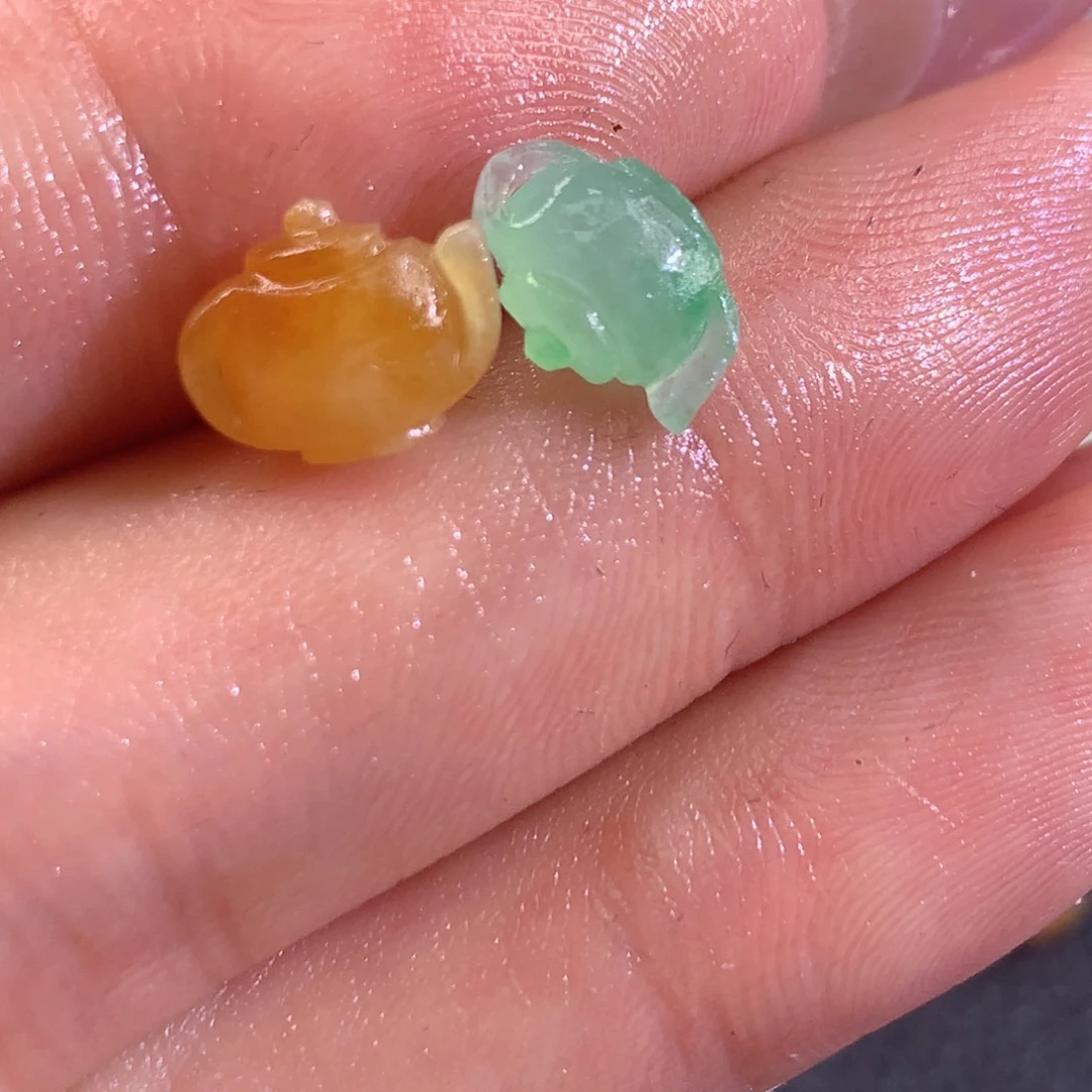 我***8定制翡翠未镶嵌翡翠