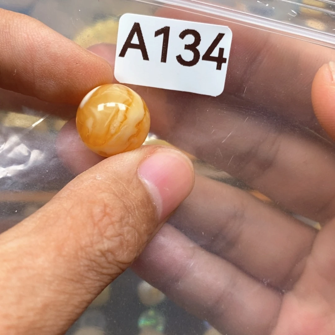 未镶嵌琥珀裸石季*尝质检