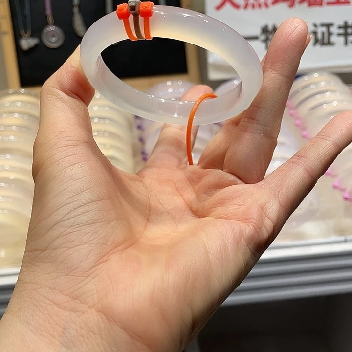 兜***元玛瑙/玉髓未镶嵌手镯@定向灰冰@【58】