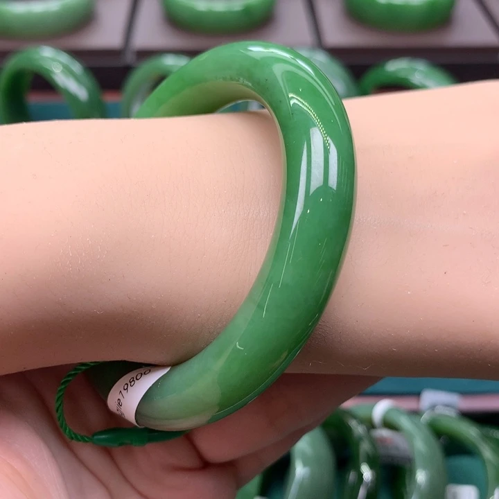 未镶嵌手镯和田玉（碧玉）52.53