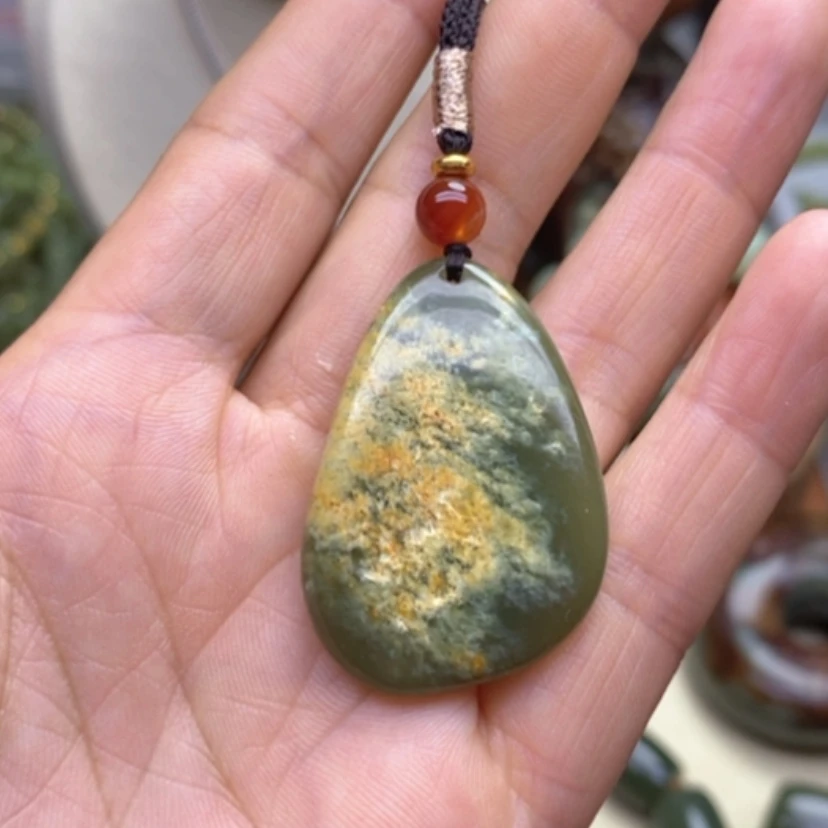 【闪购商品】未镶嵌岫岩河磨玉（透闪石质玉）挂件