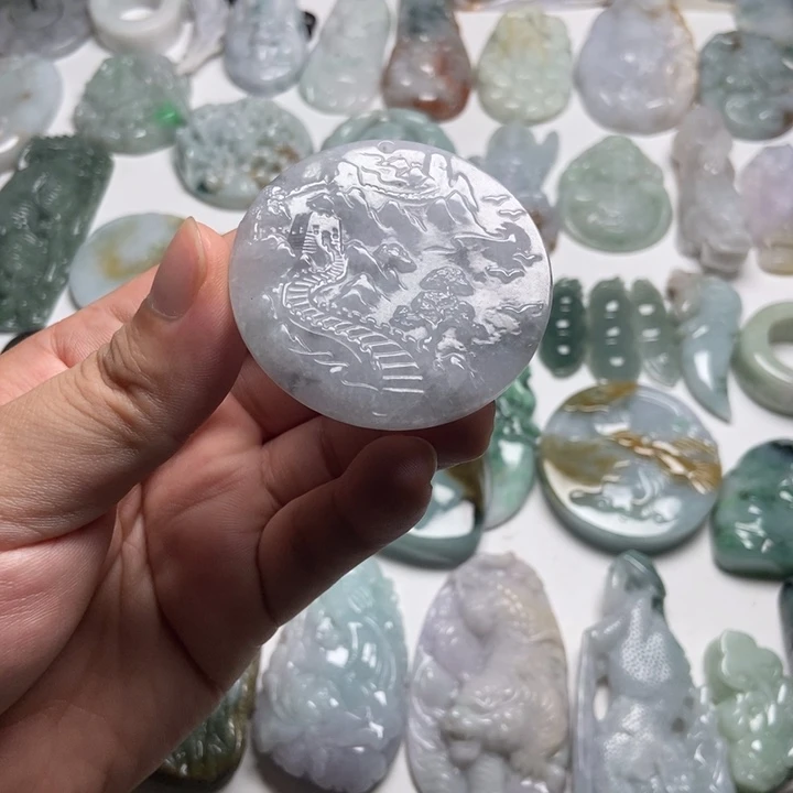 翡翠未镶嵌颈饰山水51