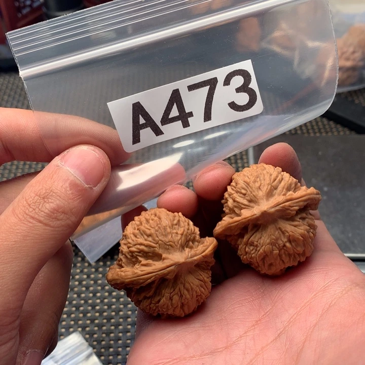 文玩核桃吊坠蚂蚁沟