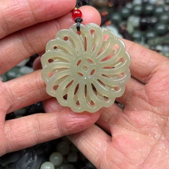 和田玉吊坠未镶嵌