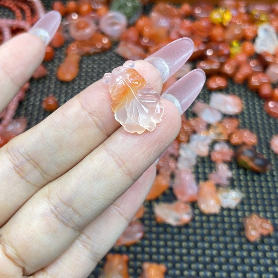 千***琳南红玛瑙未镶嵌颈饰金鱼