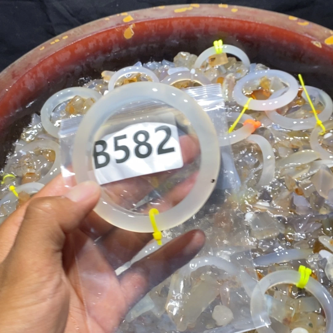F***°玛瑙/玉髓未镶嵌手镯