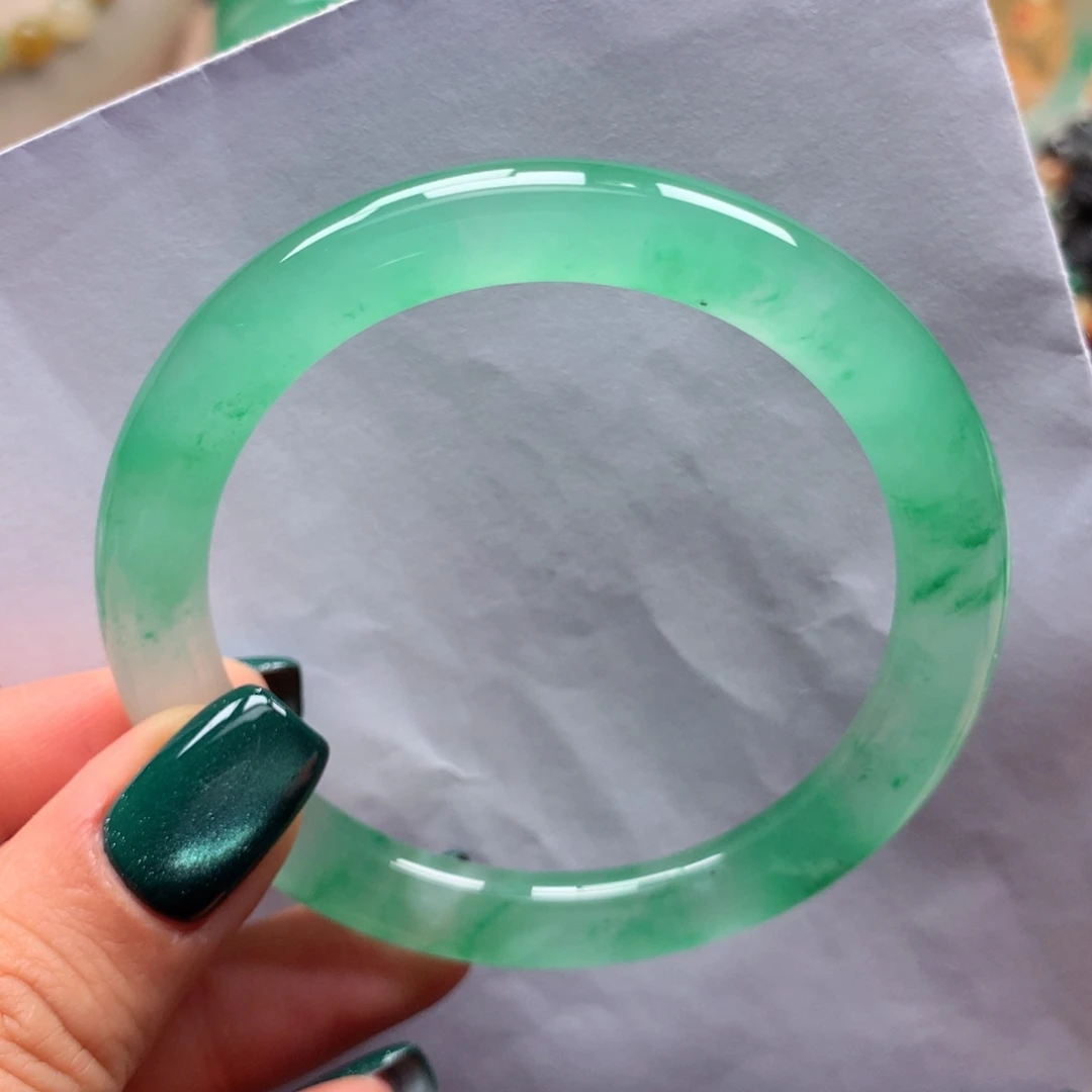 石英质玉未镶嵌手镯