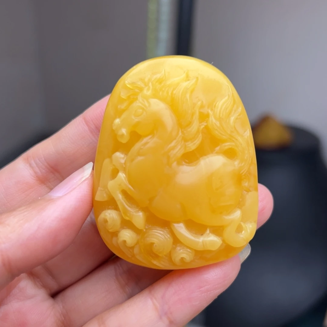 蜜蜡未镶嵌颈饰马到成功