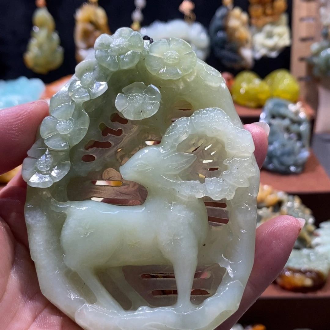 蛇纹石玉颈饰未镶嵌