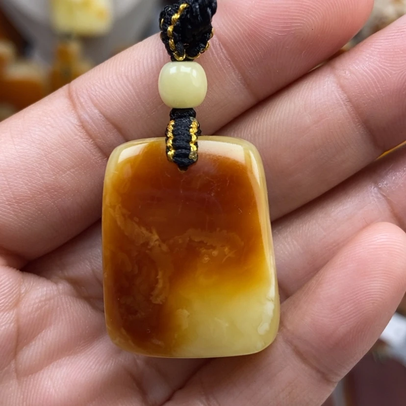 【闪购商品】琥珀颈饰未镶嵌