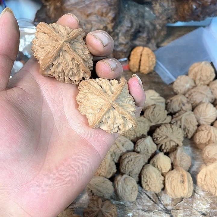 t***易吊坠文玩核桃文玩核桃精品文玩