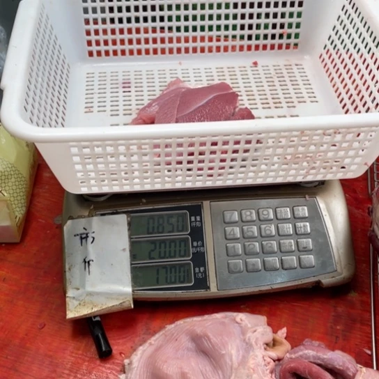 中国大陆30食用农产品天**客散养在大山上的土猪肉