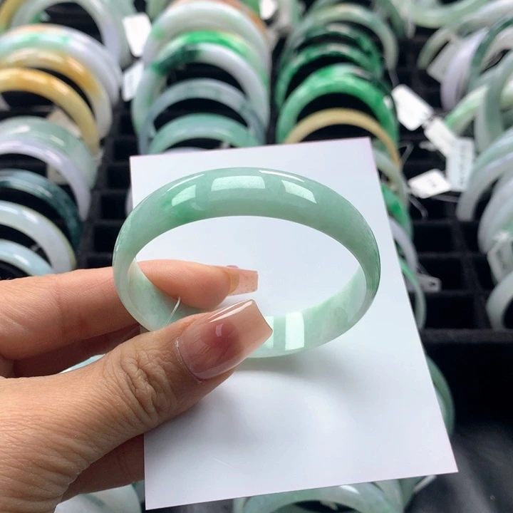 翡翠手镯未镶嵌公主52