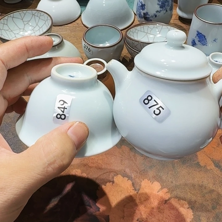 @***下汝窑甜白喜欢的可以拍壶微瑕