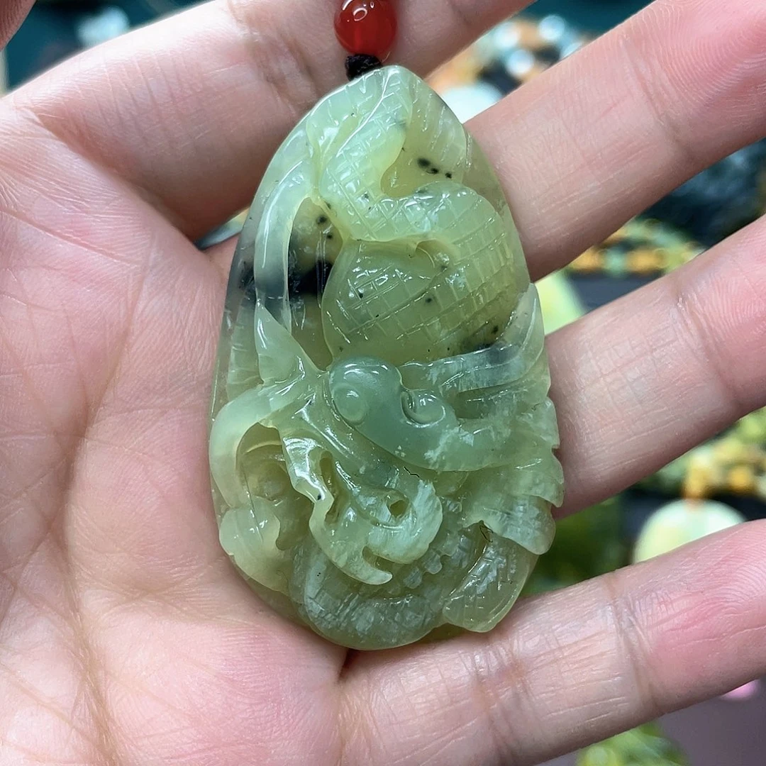 蛇纹石玉颈饰未镶嵌