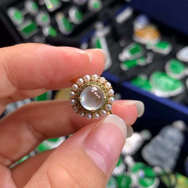 翡翠戒指18K金镶嵌高冰戒指