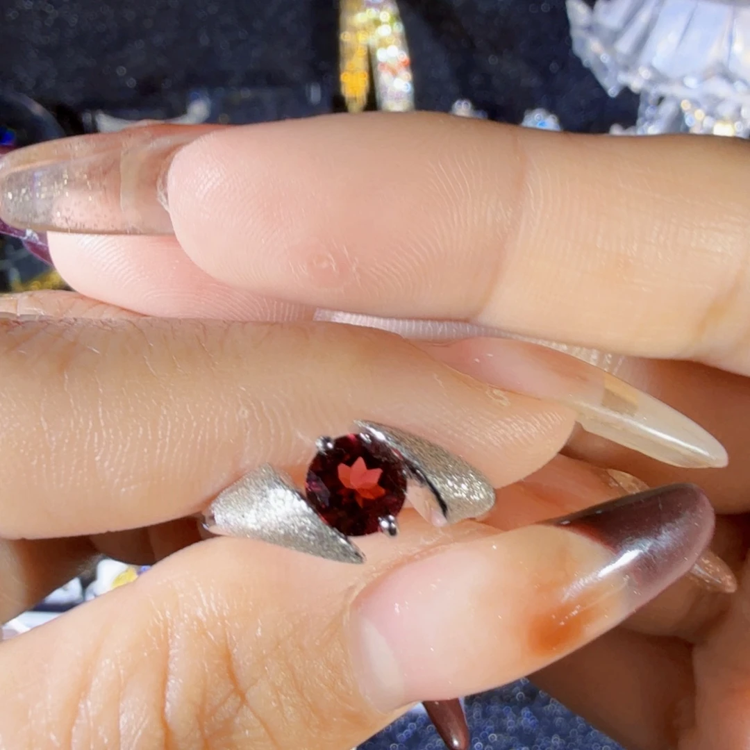 银S925镶嵌颈饰水晶