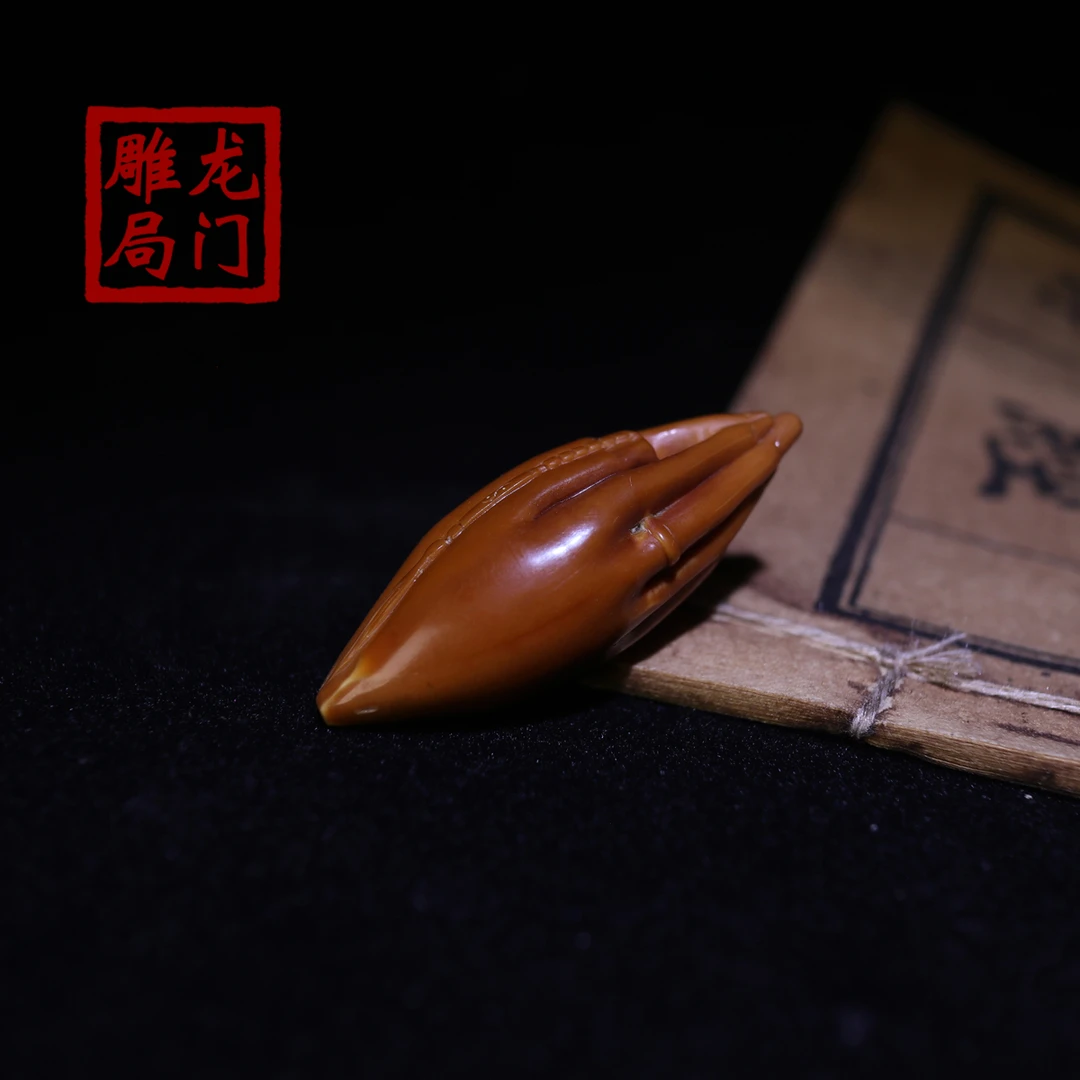 橄榄核雕刻单籽佛魔手 苏工名家纯手工橄榄胡文玩佛手吊坠