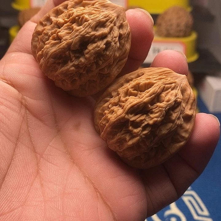 吊坠文玩核桃山地虎头