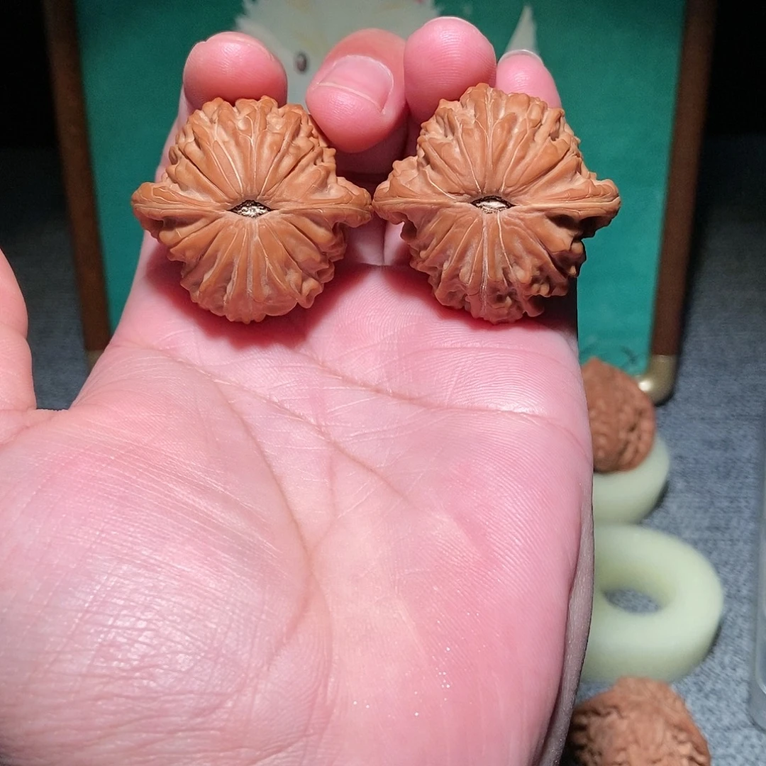 把件文玩核桃全品山地红皮磨盘