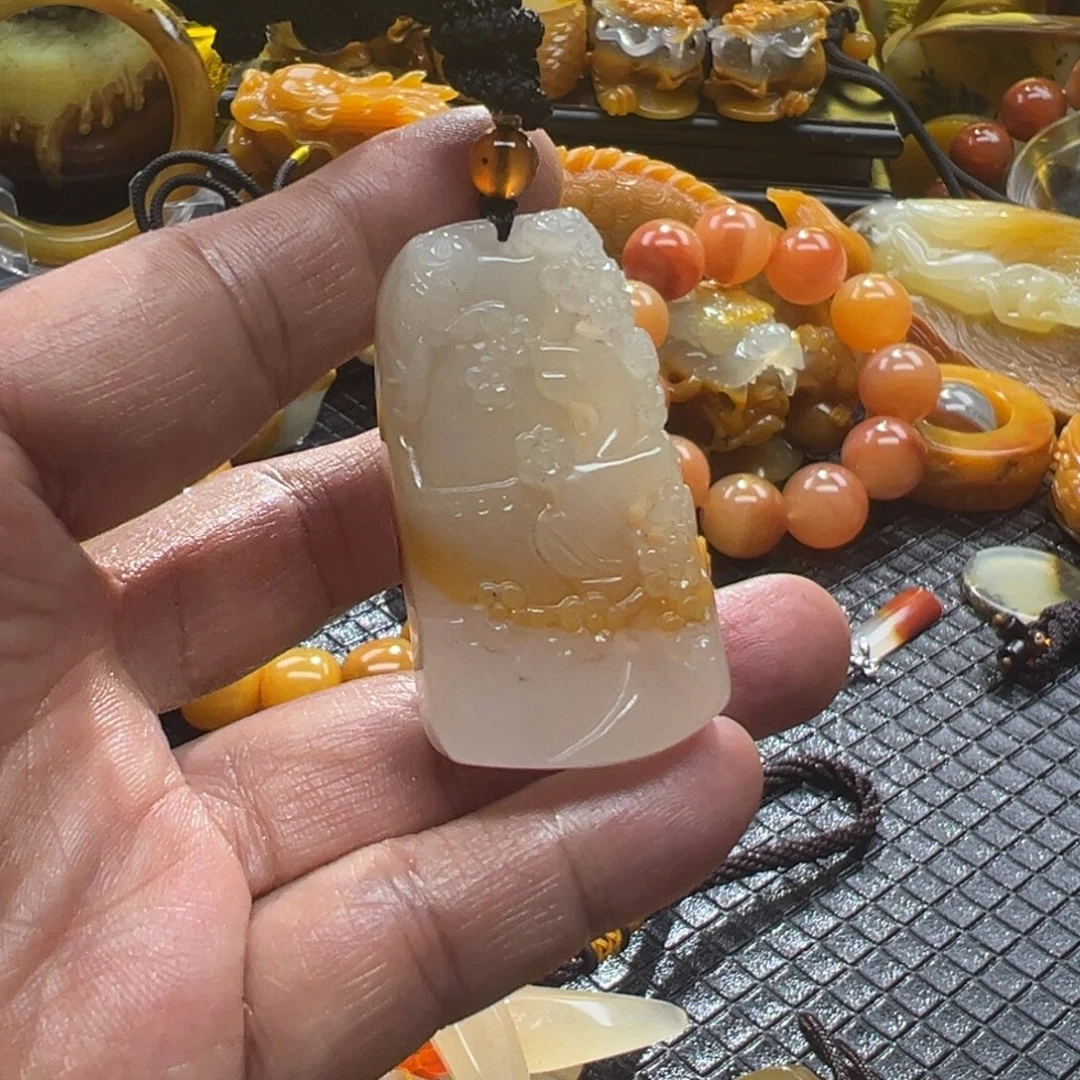 石英质玉未镶嵌颈饰