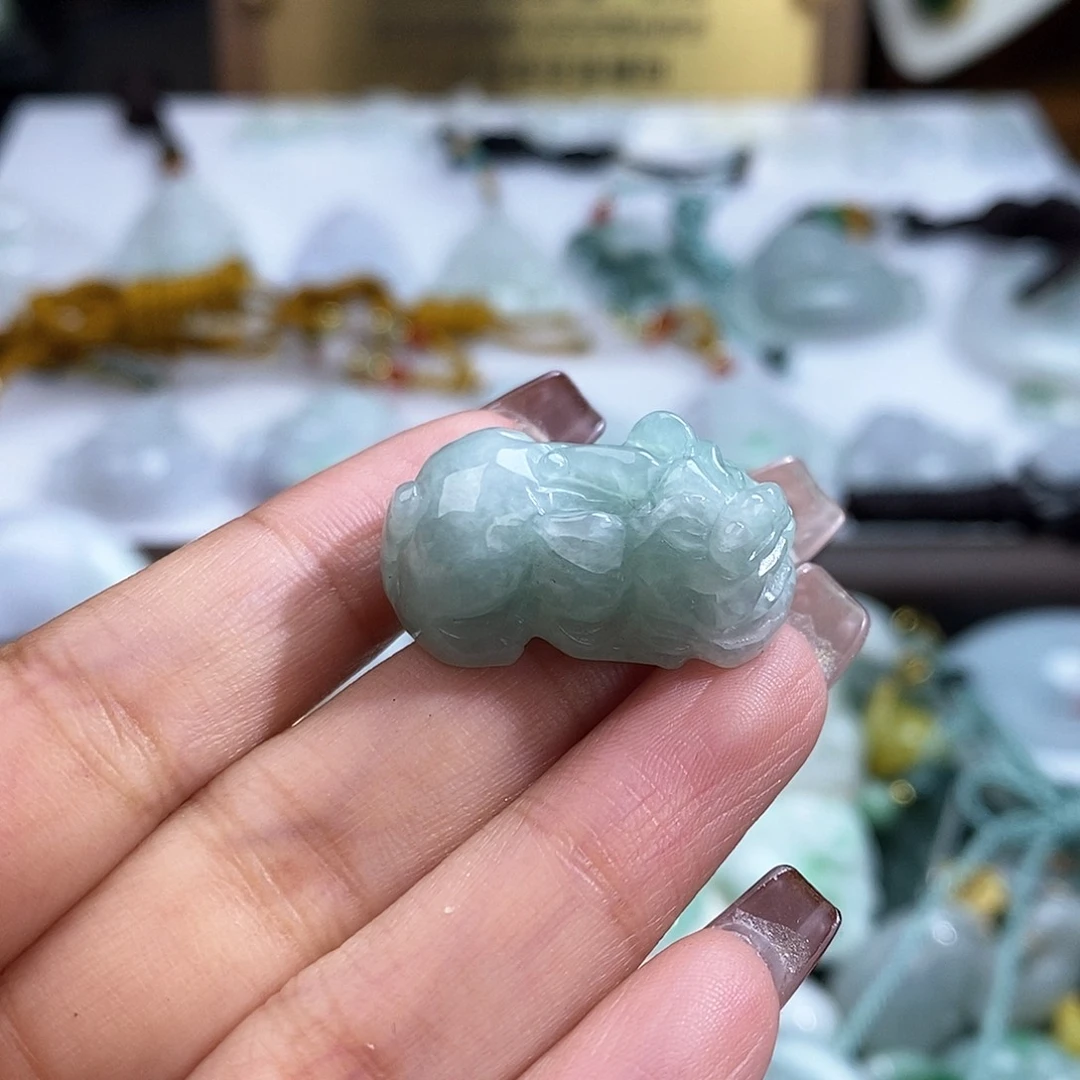 翡翠未镶嵌颈饰7606