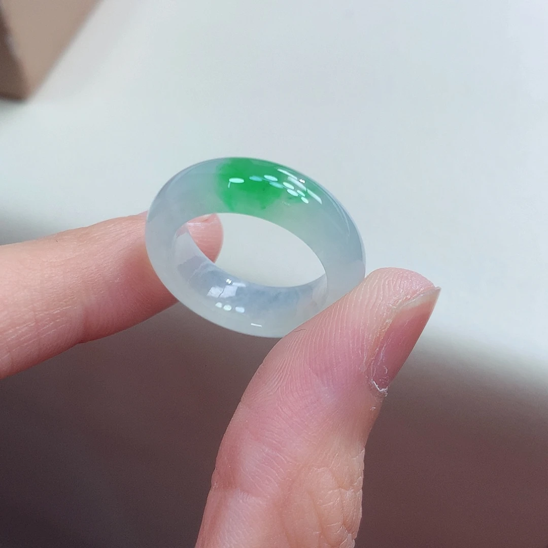 翡翠未镶嵌戒圈12号