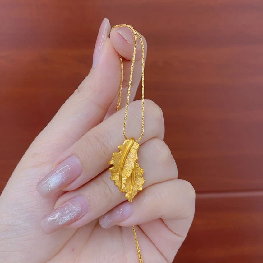 铜合金项链 一夜爆富枫叶项链女简约锁骨链小众设计感气质颈链