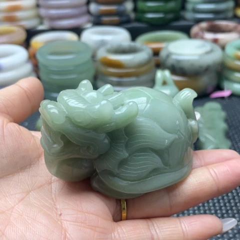 石英岩玉未镶嵌手镯