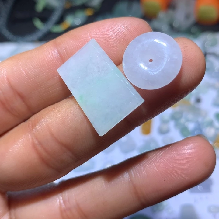 翡翠吊坠(不含链)未镶嵌无事牌