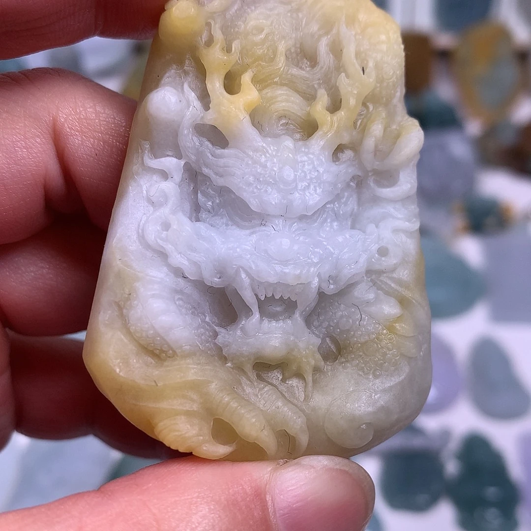 定制翡翠未镶嵌翡翠毛货龙牌