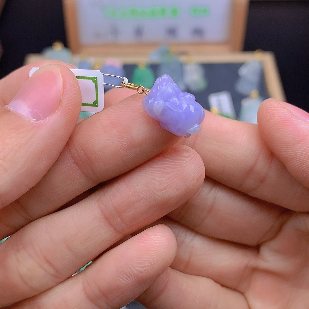 翡翠颈饰18K金镶嵌翡翠