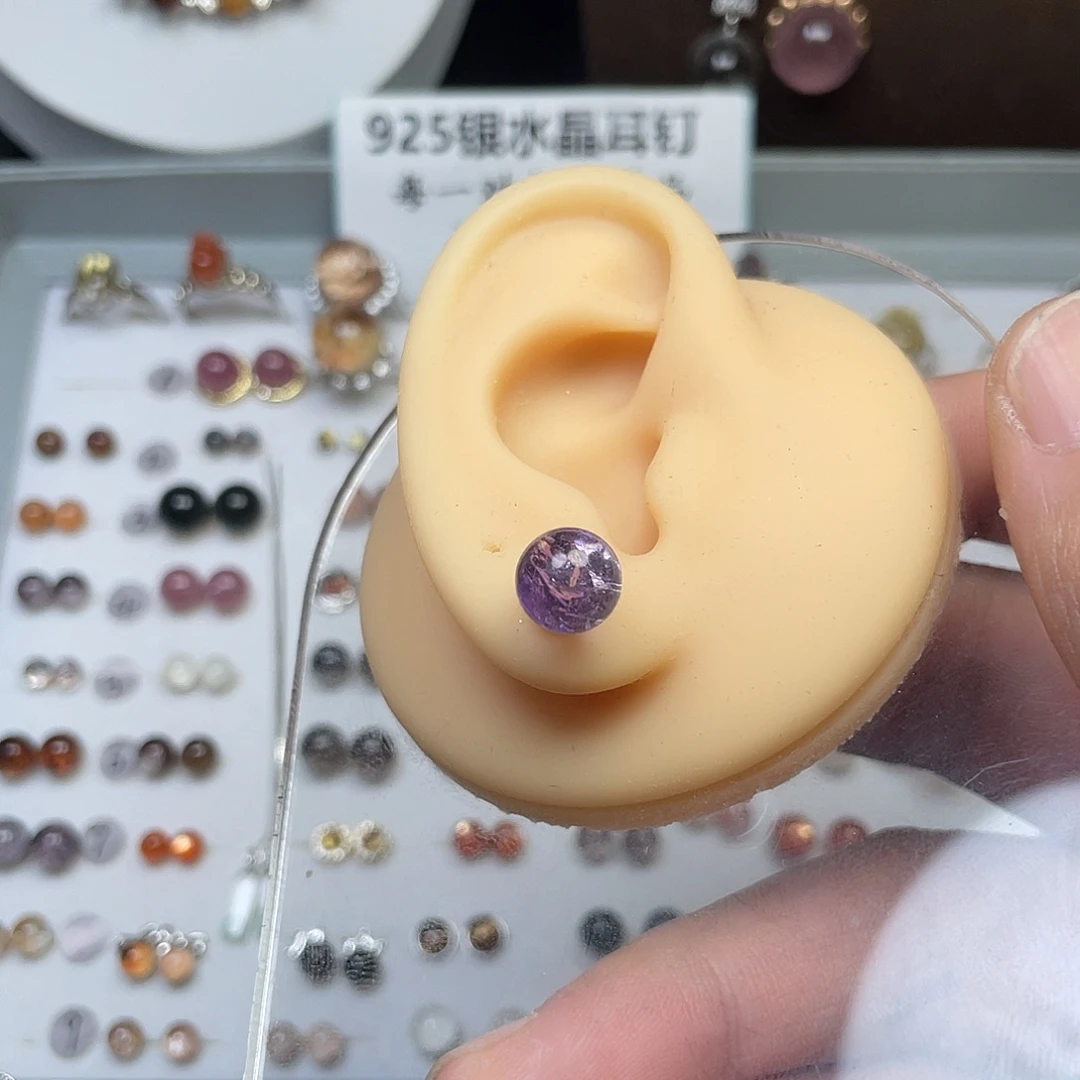 紫***嘻银S925镶嵌耳钉水晶