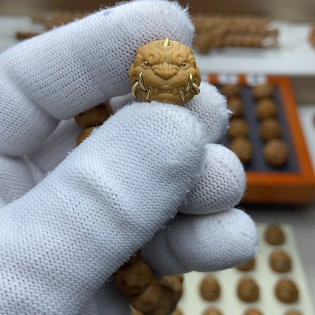 文玩核桃吊坠猴头核桃单颗吞金兽镶嵌福利