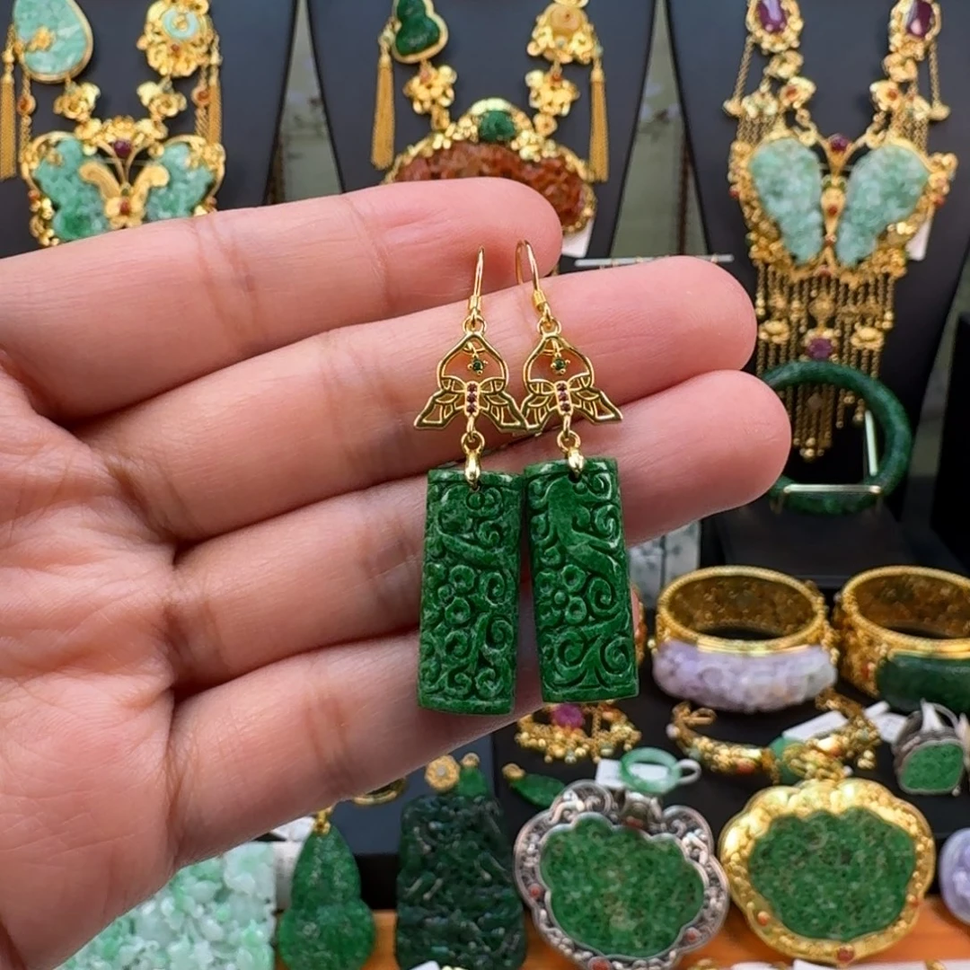 翡翠未镶嵌颈饰耳坠 炸价