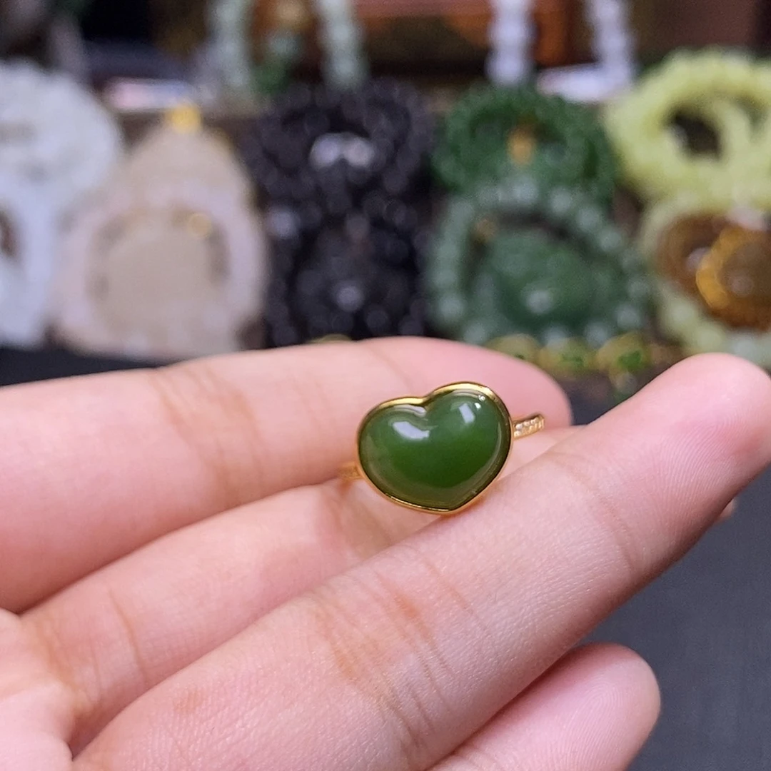 和田玉未镶嵌颈饰碧玉辣绿戒指银