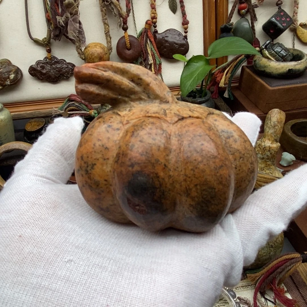 岫岩河磨玉（透闪石质玉）未镶嵌把件一**求