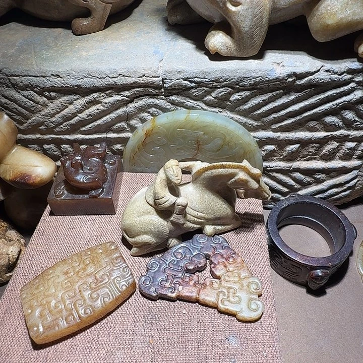 用***古和田玉（糖玉）未镶嵌挂件