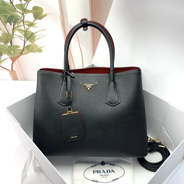 普拉达/包包/95新/市场价36000/250910zb0019