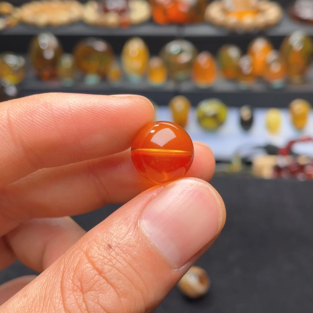 琥珀颈饰未镶嵌流*