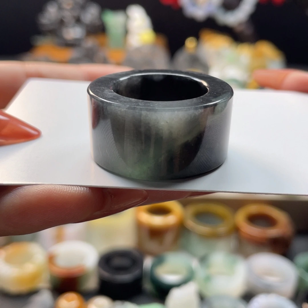 定制翡翠未镶嵌戒指