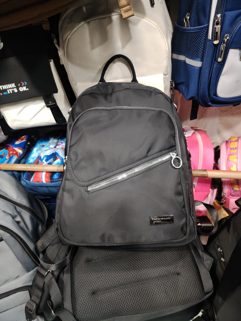 简约轻便双肩包女士大容量多层防水旅行背包背包男双肩包