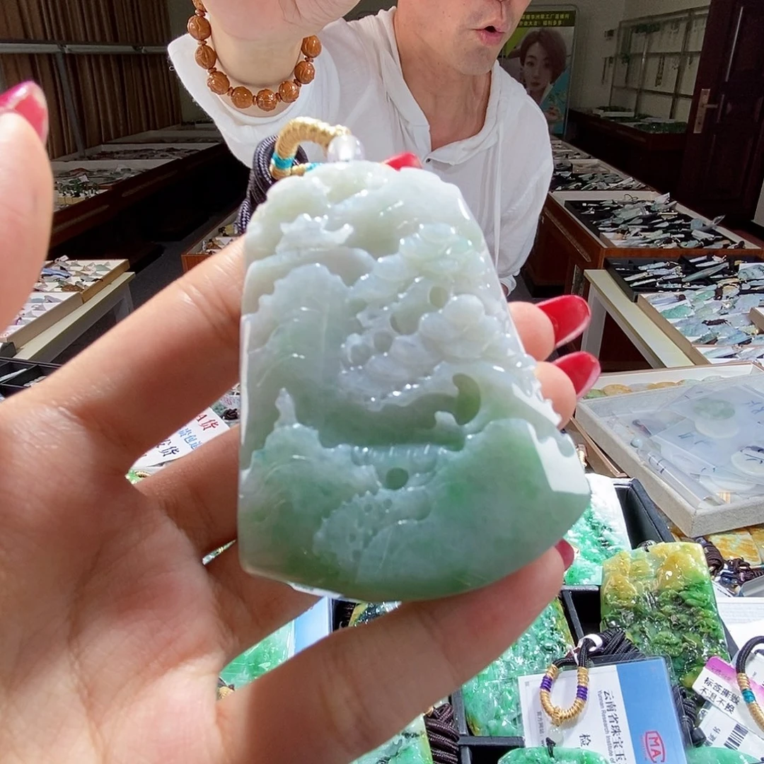 翡翠未镶嵌颈饰翡翠