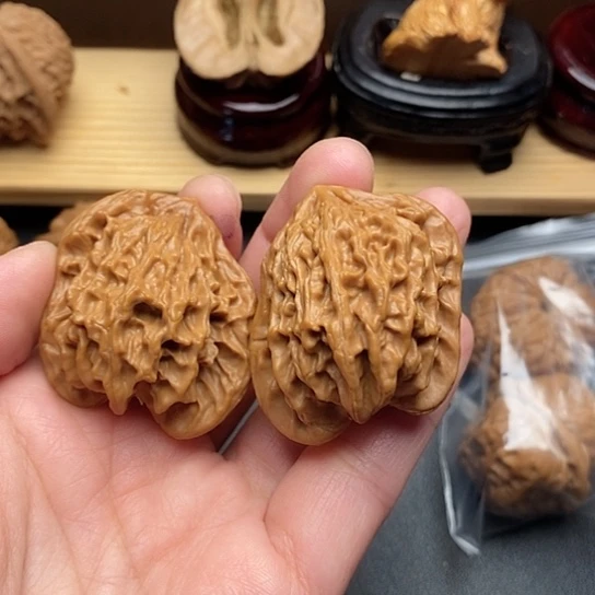 把件文玩核桃山地异形果