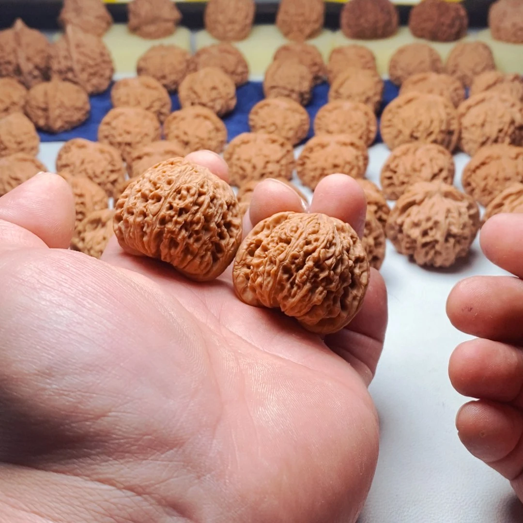 文玩核桃把件D*K南疆石0412